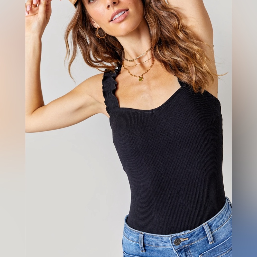 Francesca‘s ribbed black bodysuit SzS